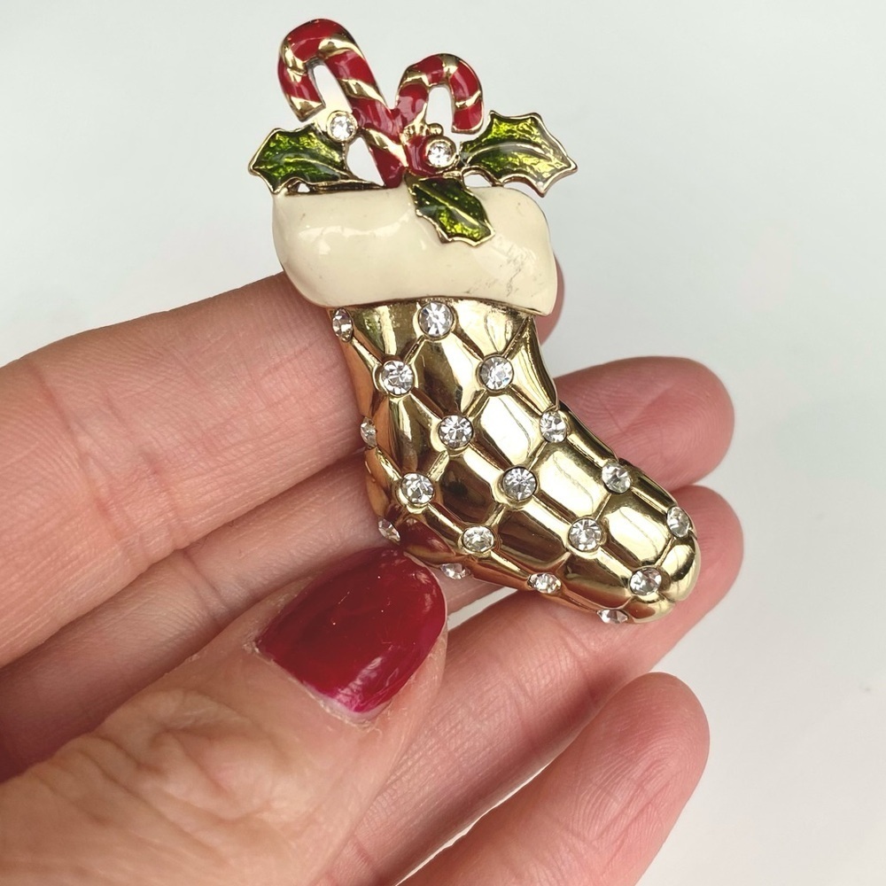 Vintage Rhinestone & Enamel Christmas Stocking Brooch Pin - Picture 6 of 6
